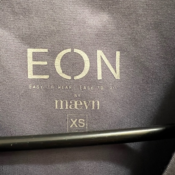 EON by Maevn grey scrub set. Size X-Small. Gently used condition. - Picture 4 of 9